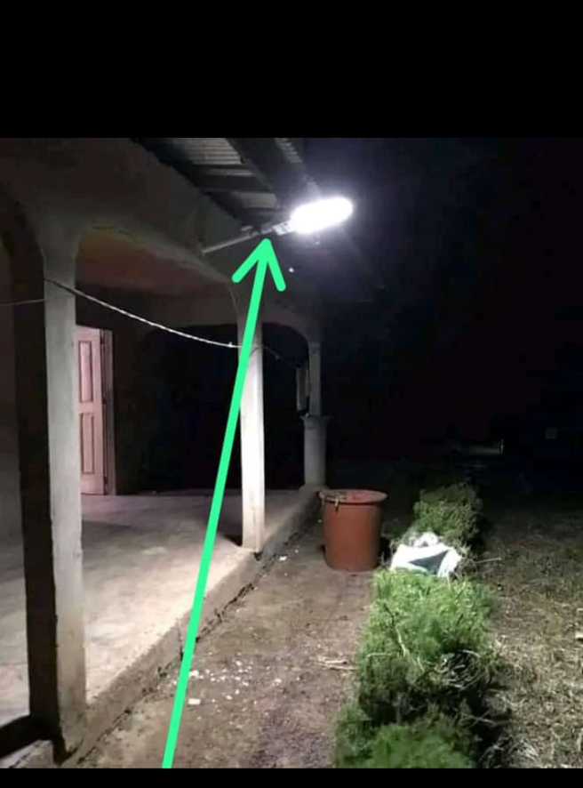 LAMPADAIRE SOLAIRE 500W (Technologie avancée grande autonomie)