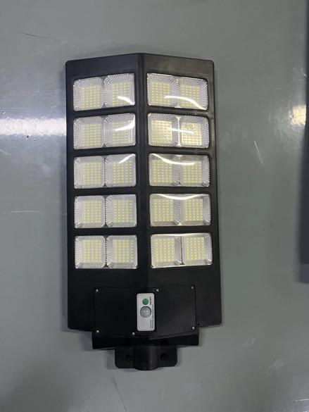 Lampadaire solaire Ultra puissant 2000watts