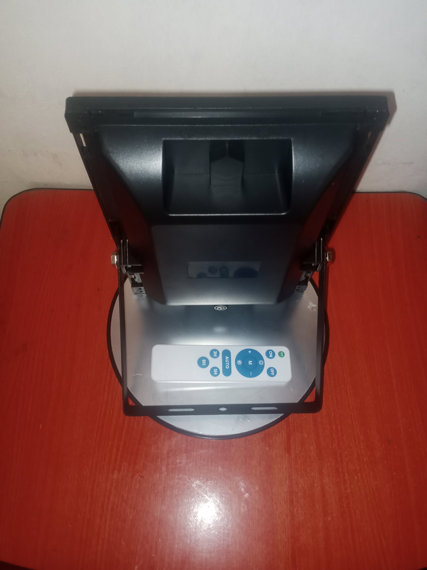 Projecteur solaire 200 Watts Grand-format (Technologie Allemande)